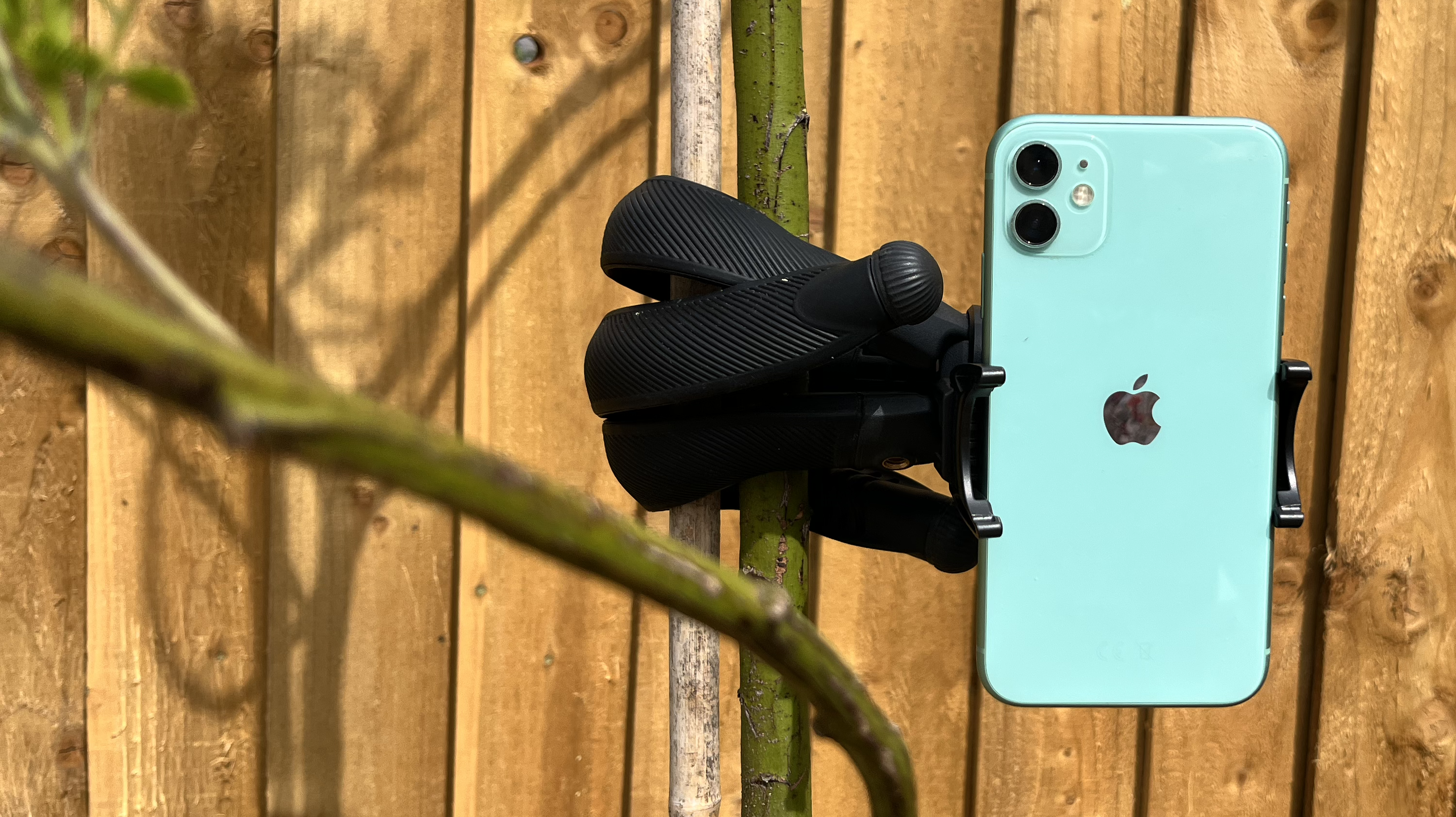 Freewell Vlogpod on a post with mobile phone