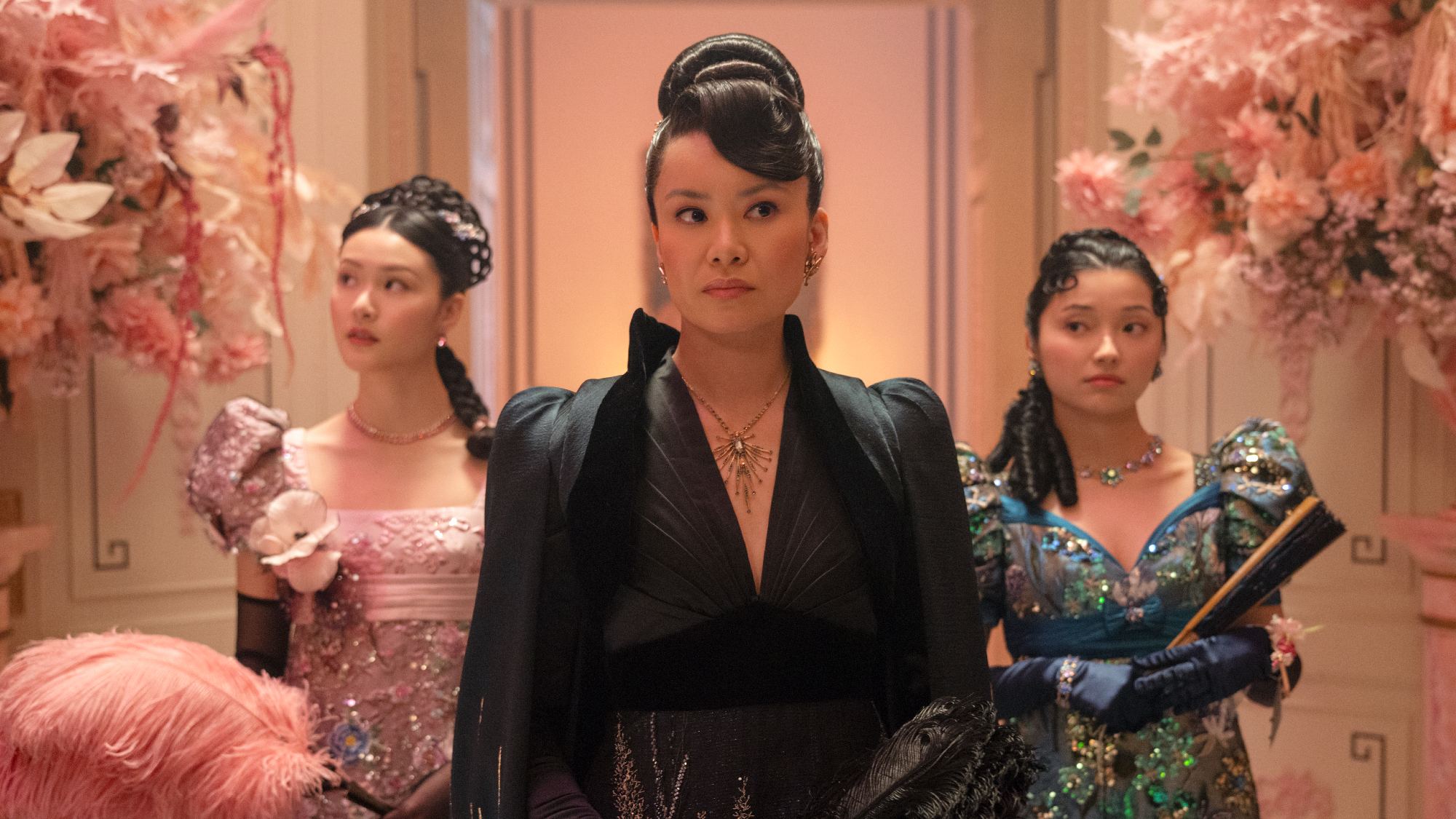 Isabella Wei, Katie Leung, Michelle Mao in Bridgerton