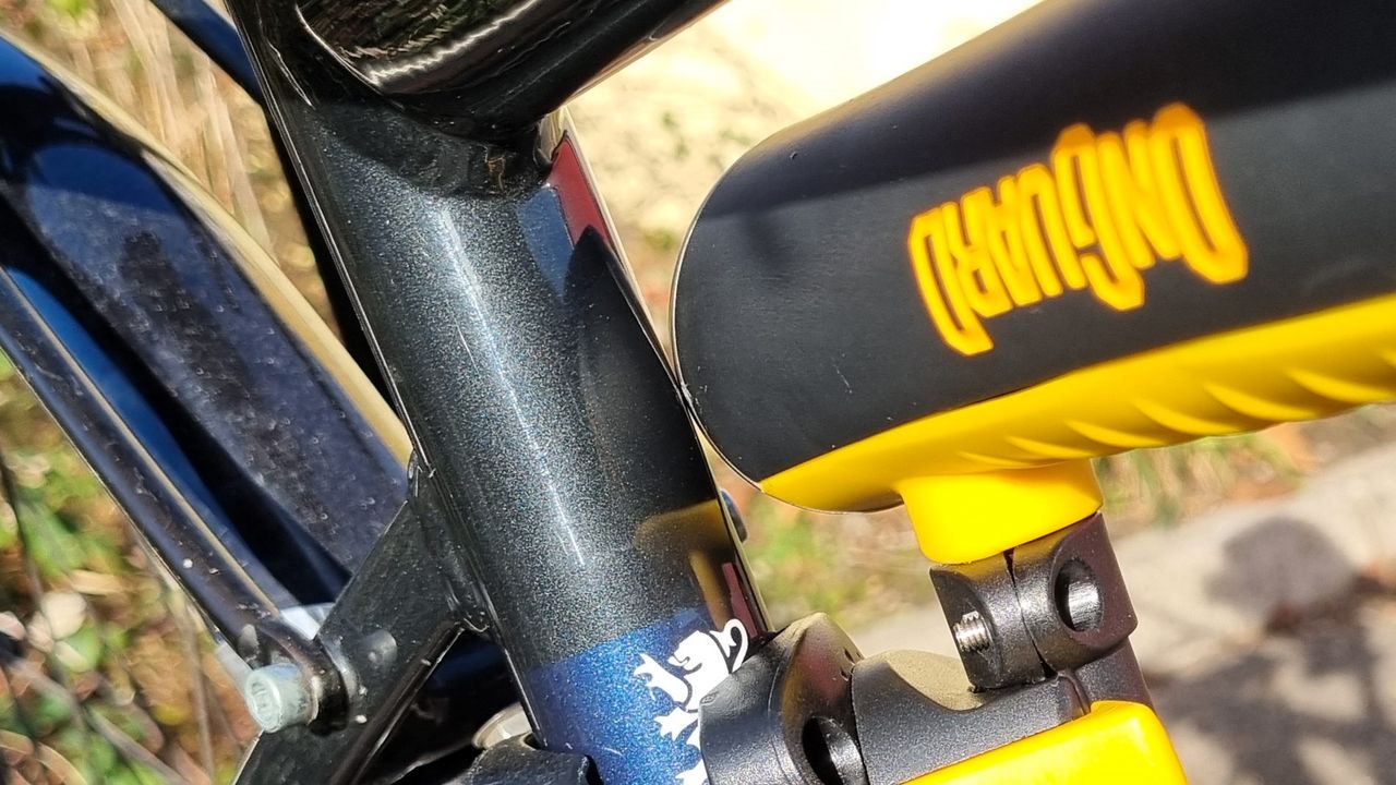 Onguard 8003 Pitbull mounting bracket fixed to a bike