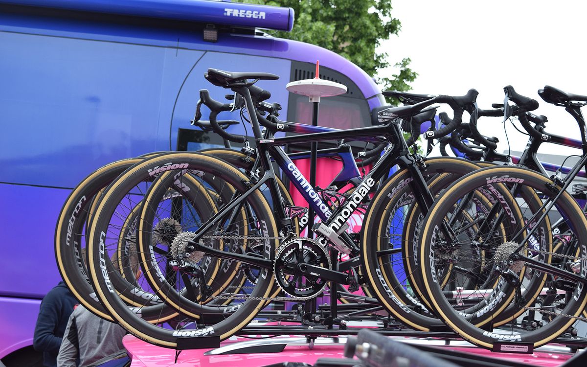 The frameset has lowered seat stays and more aerodynamic tubing profiles than the current model