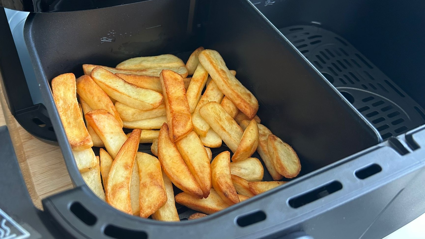 Fries cooked with Philips 1000 Series Dual Basket Air Fryer