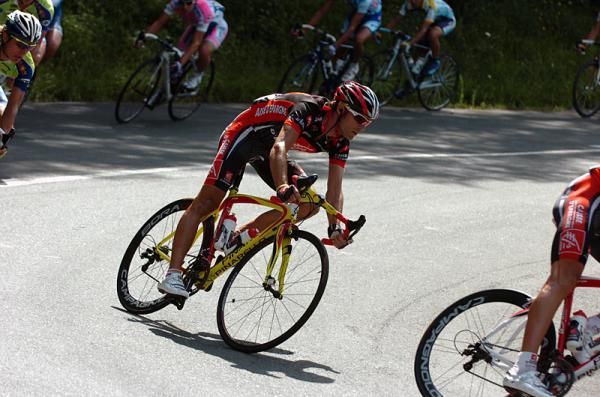 Spain's Alejandro Valverde (Caisse d'Epargne) negotiates a hairpin turn on a descent.
