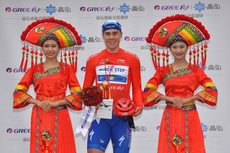 Fabio Jakobsen (Quick Step Floors) took the race leader's red jersey