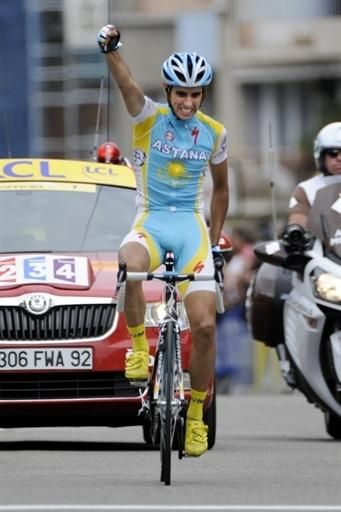 Daniel Navarro (Astana) wins staeg 5 in Grenoble.