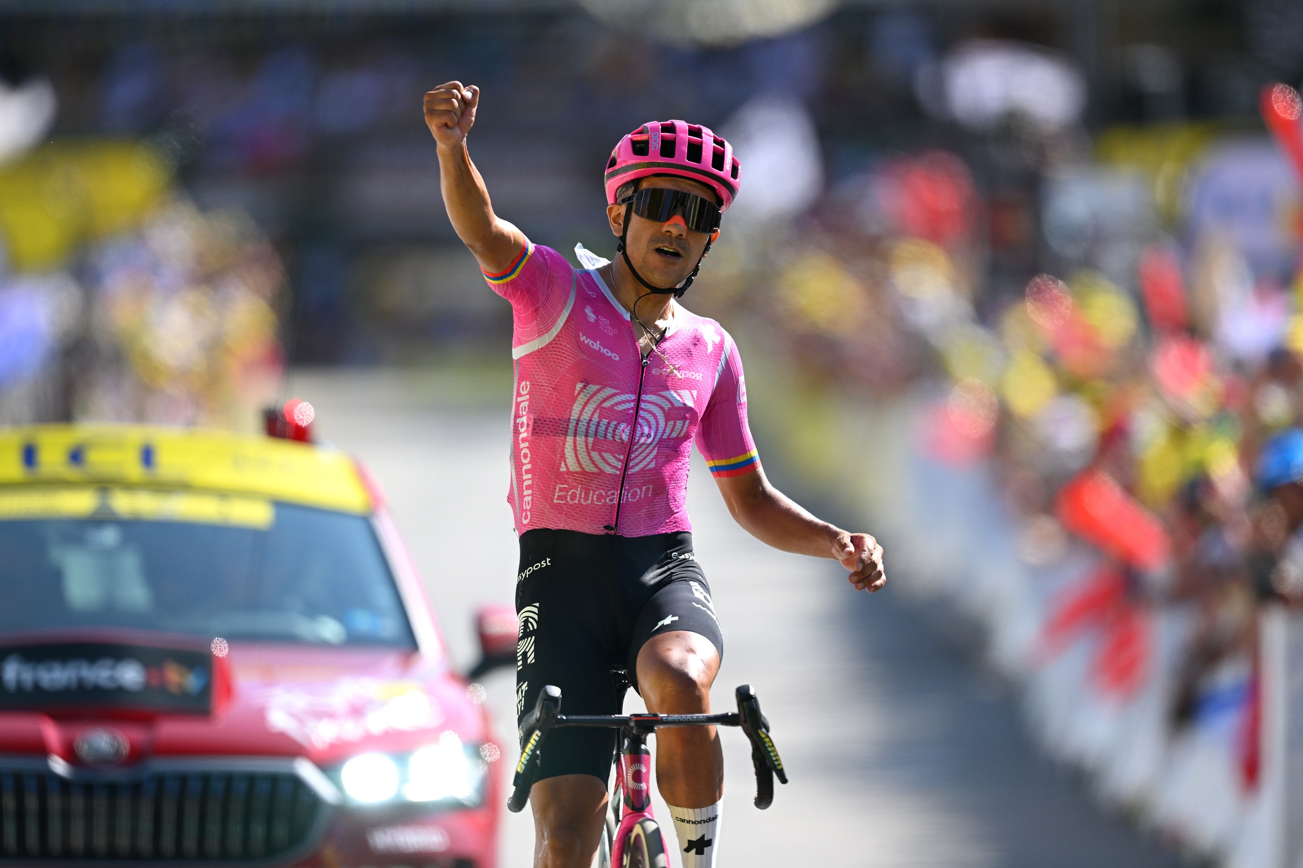Richard Carapaz wins a stage of the 2026 Tour de France