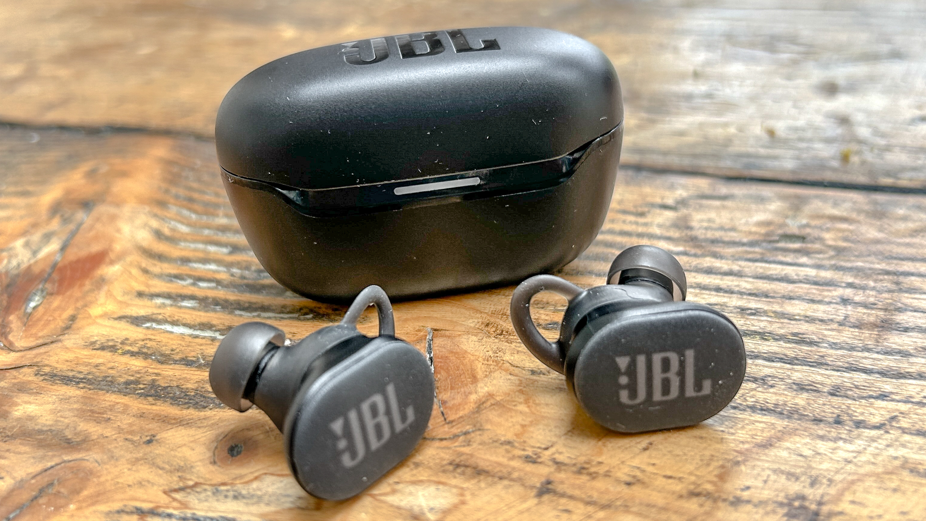 JBL Endurance Race 2 headphones