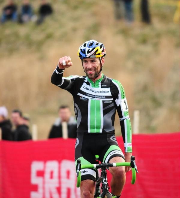 Tim Johnson (Cannondale-Cyclocrossworld) crosses the line first as his team sweeps the race today