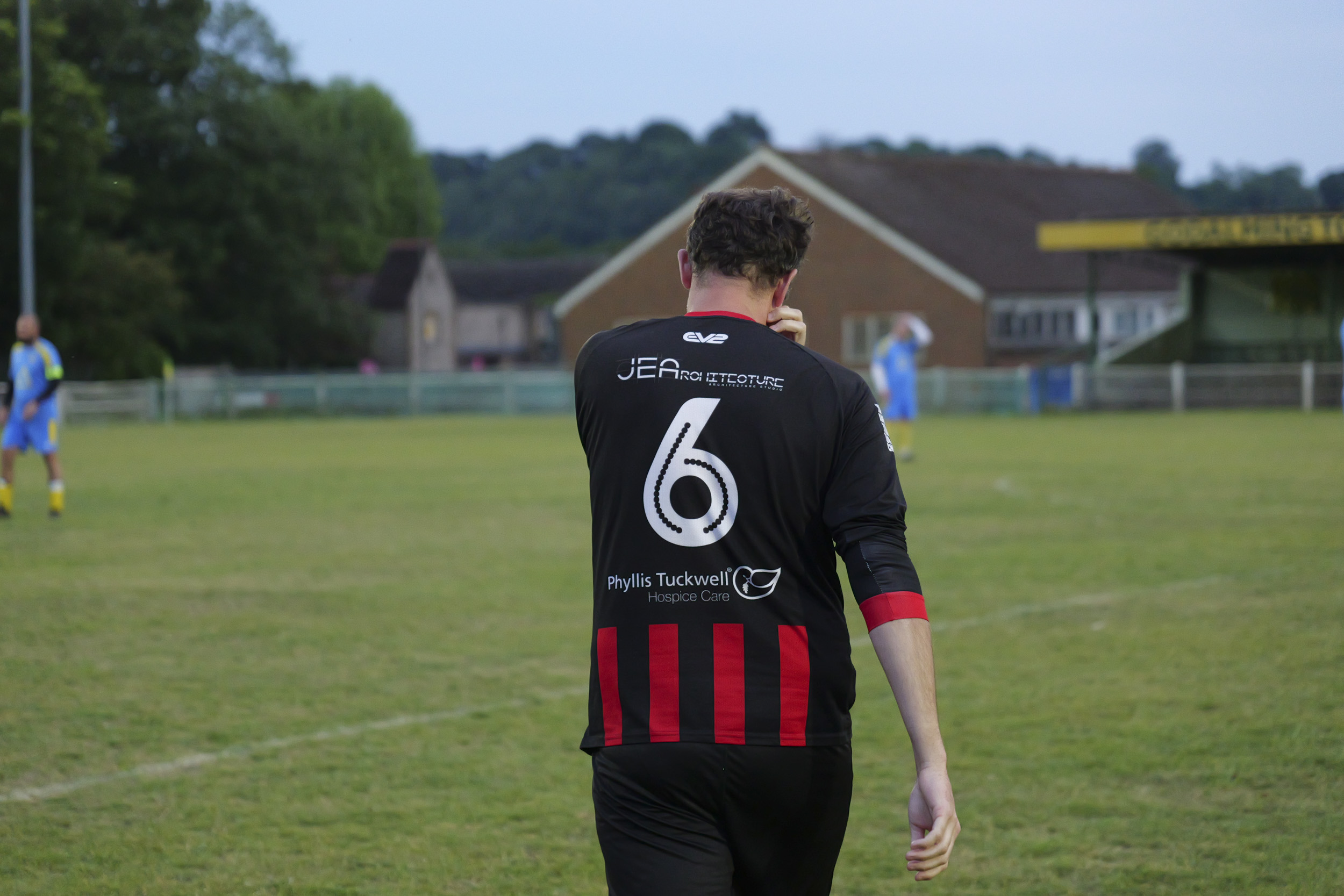 Panasonic Lumix S1 II sample gallery: footballer during game at last light