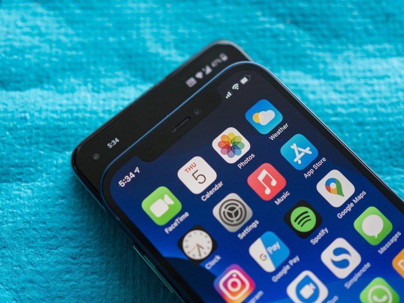 OnePlus 8T vs. iPhone 12