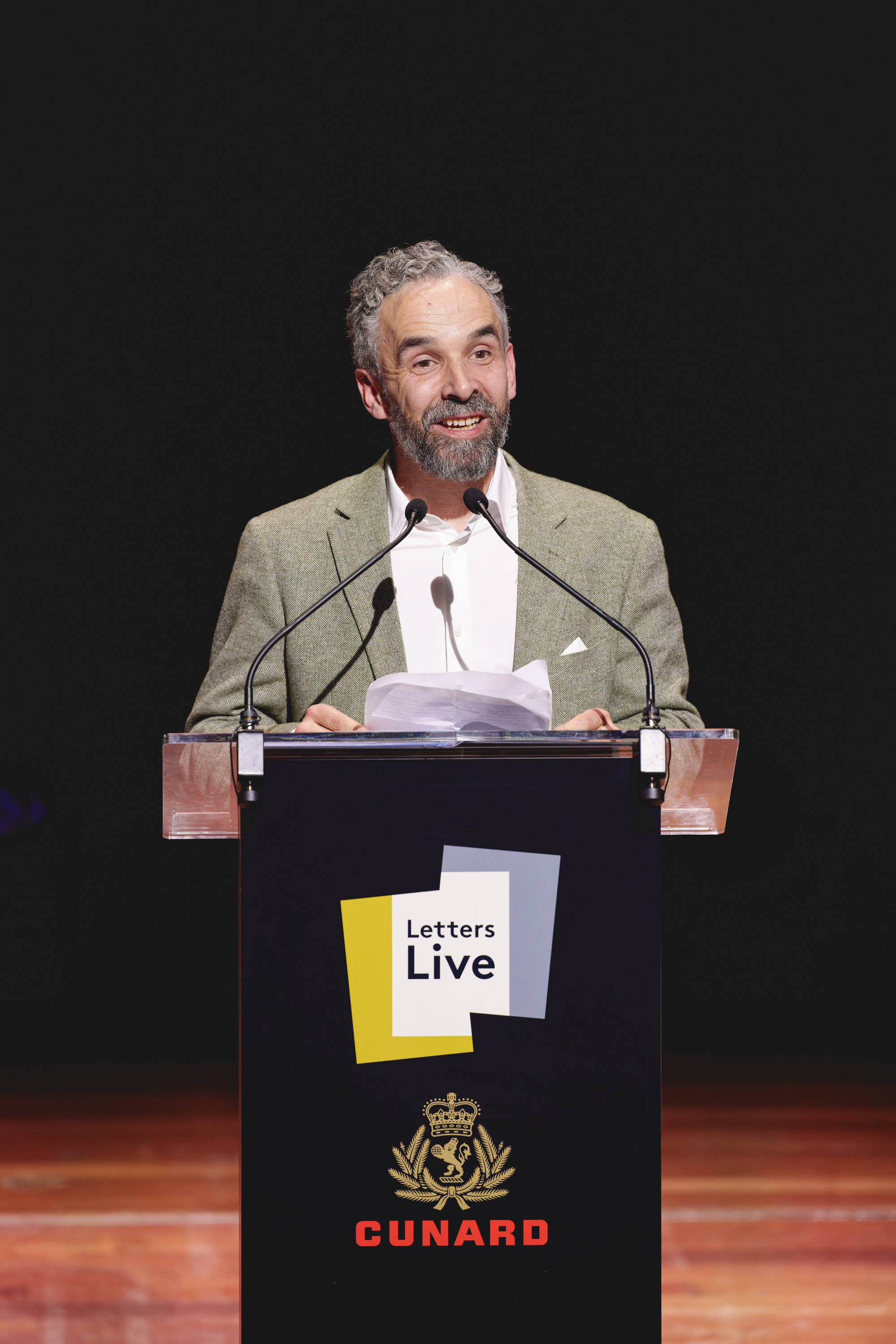 Shaun Usher at the lectern