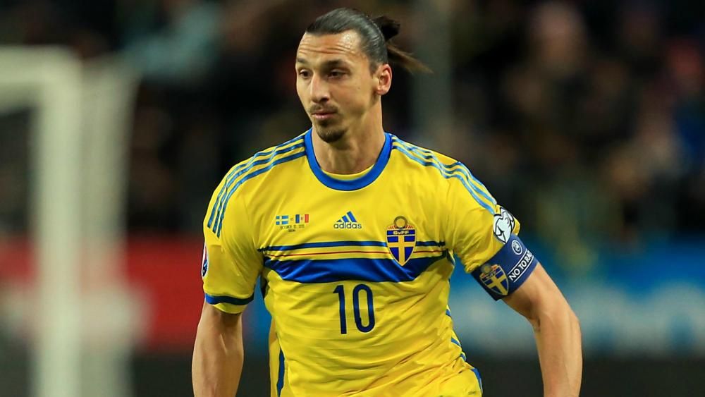 Ibrahimovic one of 'the three best players ever' | FourFourTwo