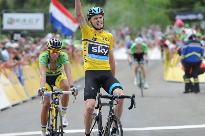 Froome salutes to victory of stage two at the Criterium du Dauphine