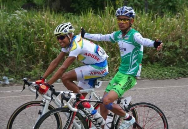 Manuel Medina and Paul Torres enjoy a relaxing moment.