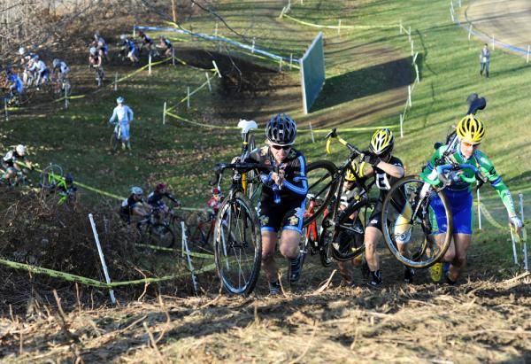 Laura Van Gilder overtakes Rebecca Wellons on the run up.