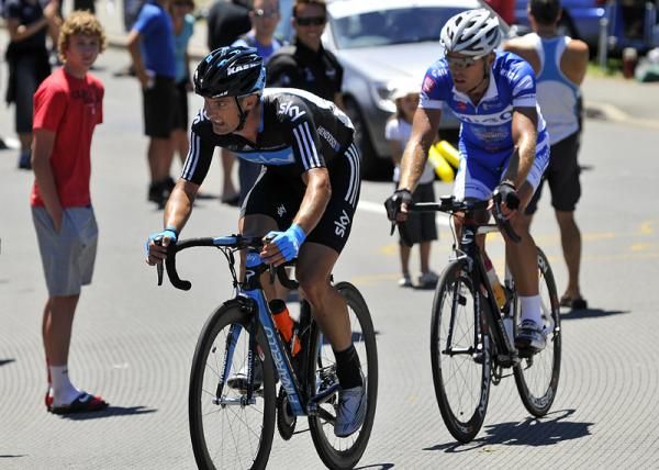Greg Henderson (Sky) leads Jeremy Yates (Mico) on the penultimate lap.