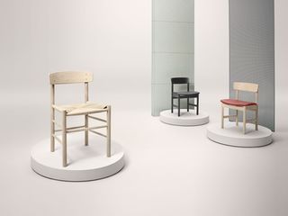 Three chairs on small individual circular podiums