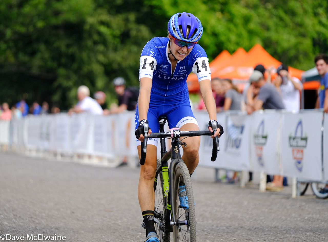 Maghalie Rochette (Luna Pro Team) crossed the finish line and collapsed due to the heat.