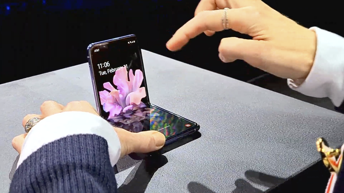 Samsung Galaxy Z Flip review—I think I hate flip phones