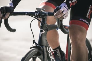 The F10 still has the Pinarello curves