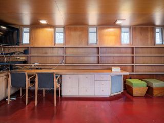 frank lloyd wright hawthorne drive house in timber and low ceiling usonian style roof