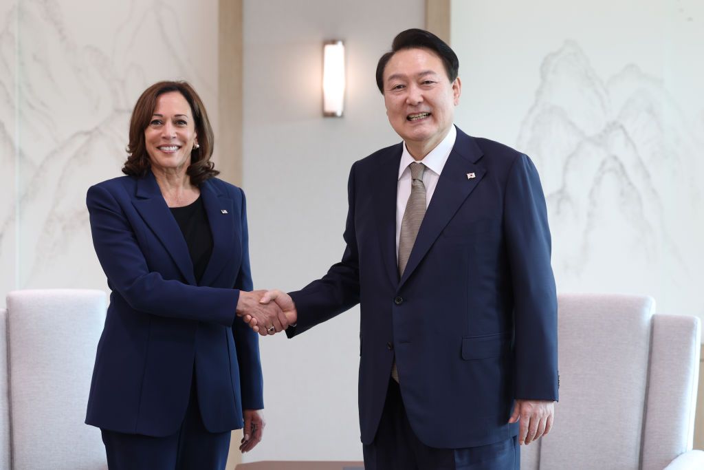 kamala harris and Yoon Suk-yeol photo