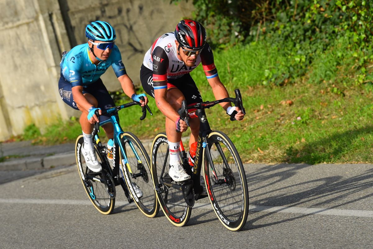 Coppa Agostoni - Giro delle Brianze 2021 - 75th Edition - Lissone - Lissone 180 km - 11/10/2021 - Matteo Trentin (ITA - UAE Team Emirates) - Alexey Lutsenko (KAZ - Astana - Premier Tech) - photo Dario Belingheri/BettiniPhoto&Acirc;&copy;2021