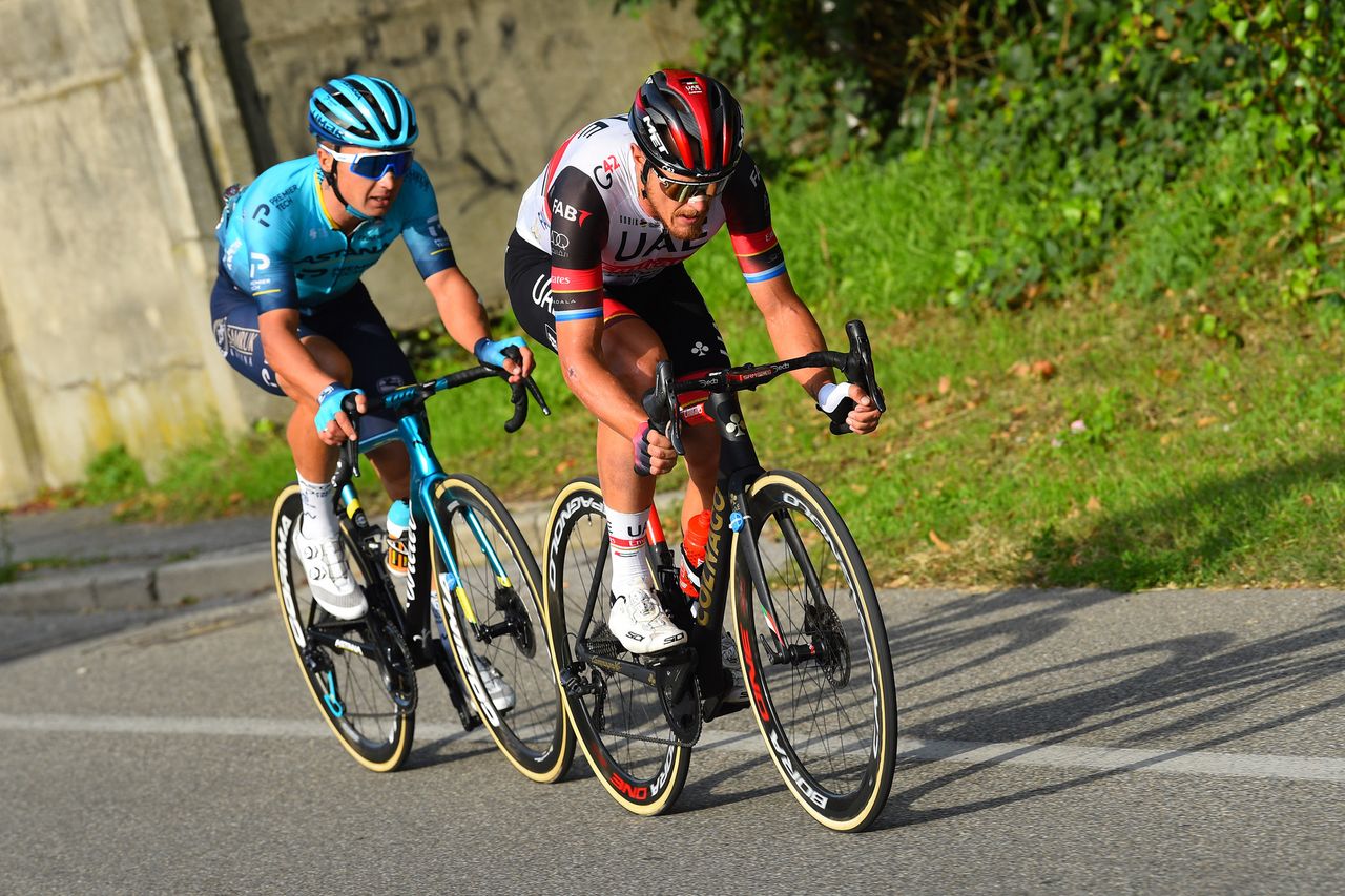Coppa Agostoni - Giro delle Brianze 2021 - 75th Edition - Lissone - Lissone 180 km - 11/10/2021 - Matteo Trentin (ITA - UAE Team Emirates) - Alexey Lutsenko (KAZ - Astana - Premier Tech) - photo Dario Belingheri/BettiniPhoto&Acirc;&copy;2021
