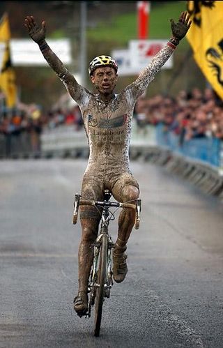 Sven Nys leads the World Cup
