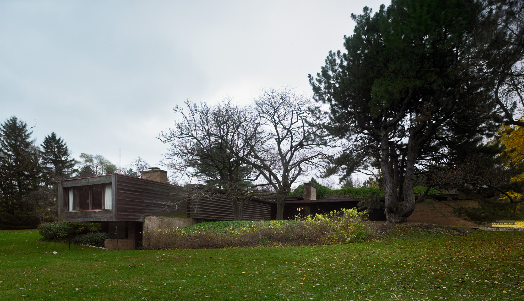 Paul Schweikher house, a midcentury, low volume with brick walls