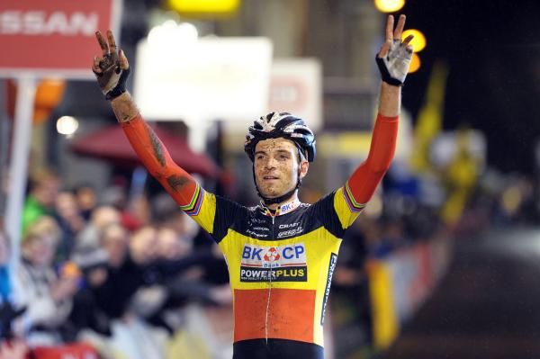 Niels Albert (BKCP-Powerplus) takes the win in Deigem