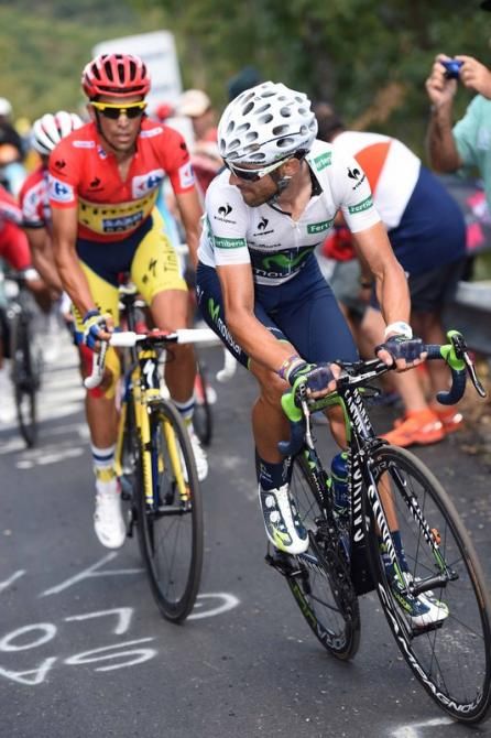 Alejandro Valverde (Movistar) checks on Alberto Contador (Tinkoff-Saxo)