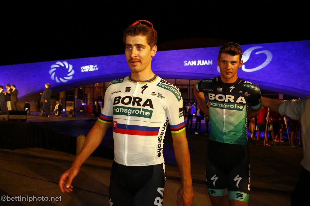 Peter Sagan (Bora-Hansgrohe) seems to know he has to race a criterium in the dark after the team presentation