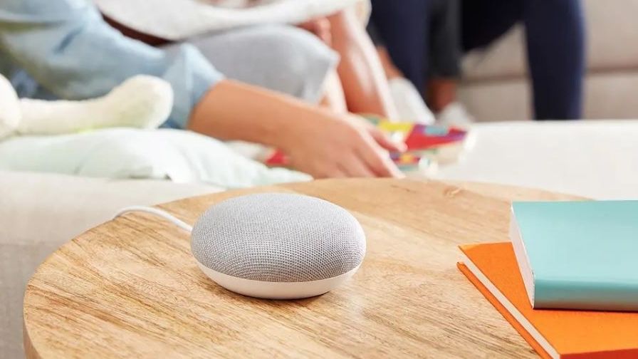 أوقف التنصت على مكبر الصوت الذكي باستخدام شريط تمرير حساسية Google Home 6