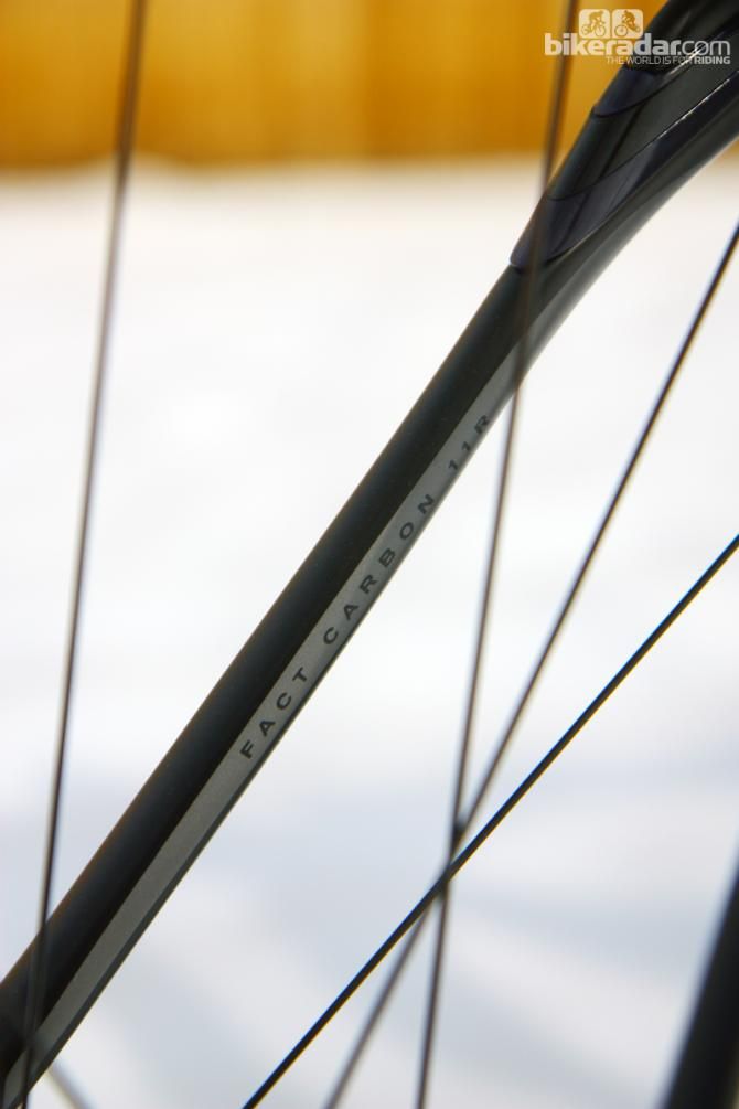 Not surprisingly, Specialized builds the S-Works Roubaix SL4 with its top-end FACT 11r carbon fiber blend.