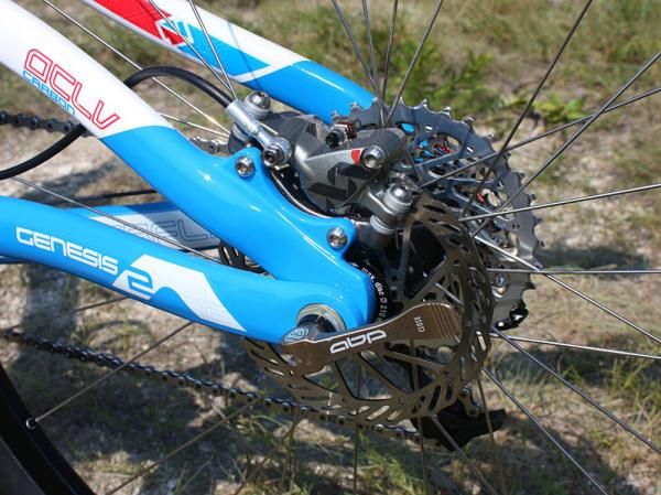 Active Braking Pivot dropouts lend better traction when the brakes are applied, effectively turning the back end into a built-in floating caliper mount.