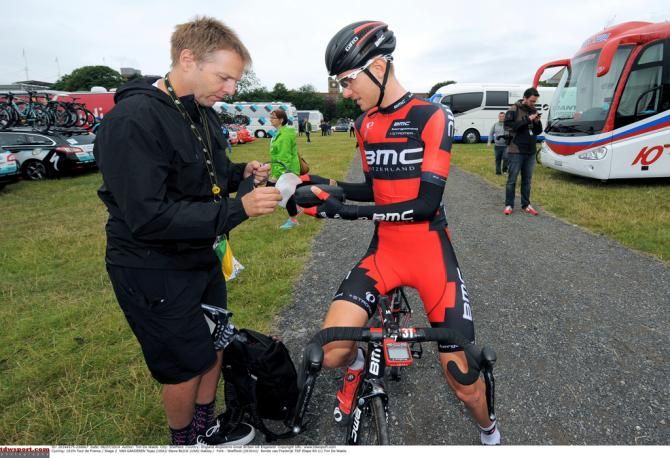 Tejay van Garderen (BMC) checks his glasses