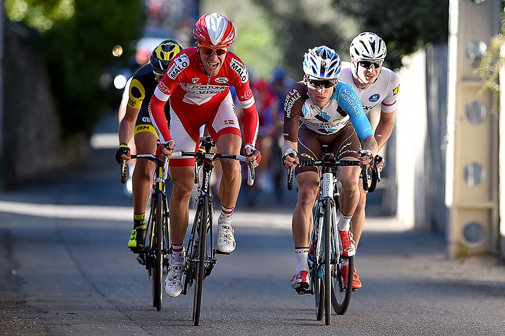 Riders approach the finish of stage 1 of Provence