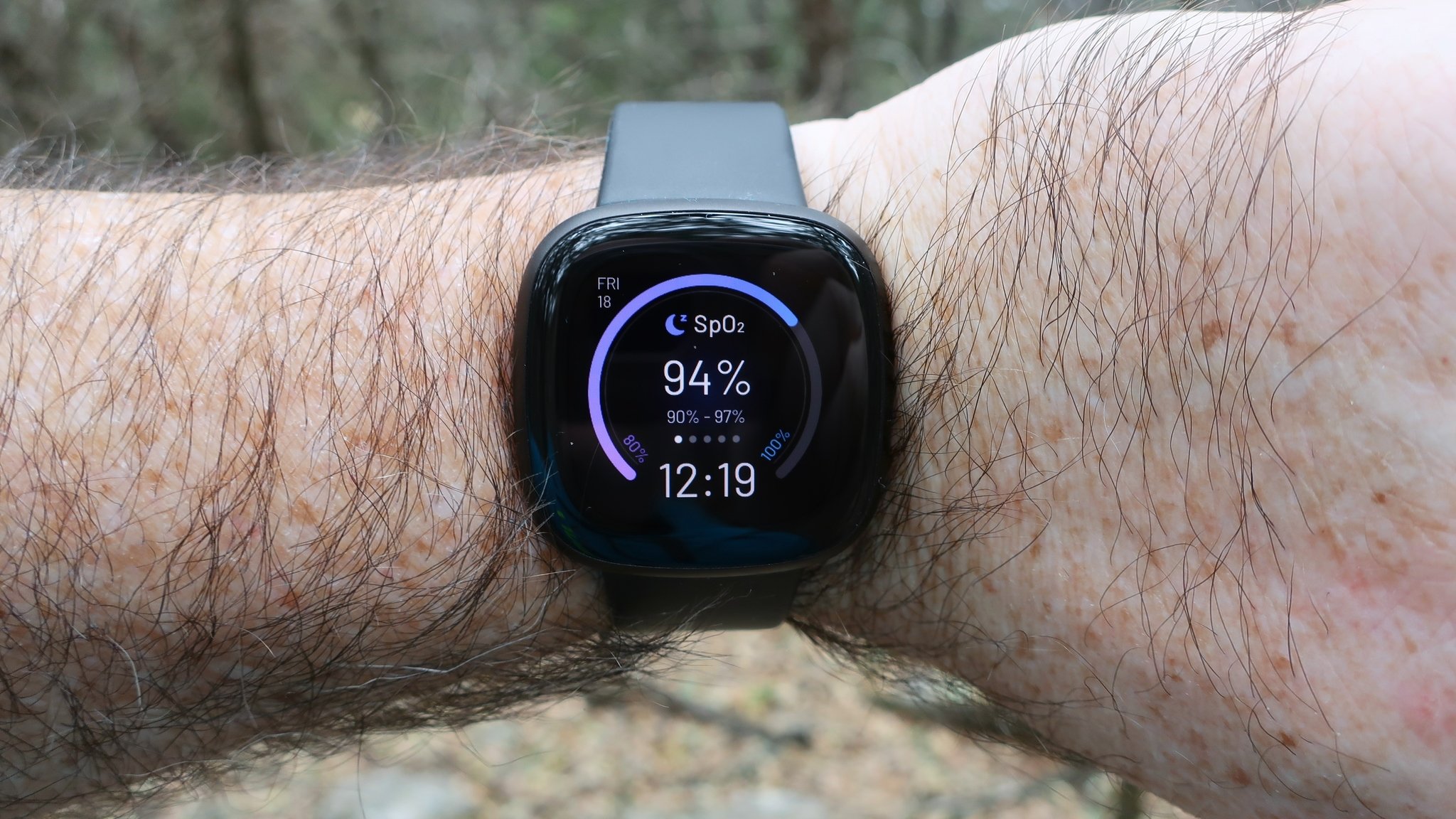 How to use the SpO2 sensor and watch face on your Fitbit | Android