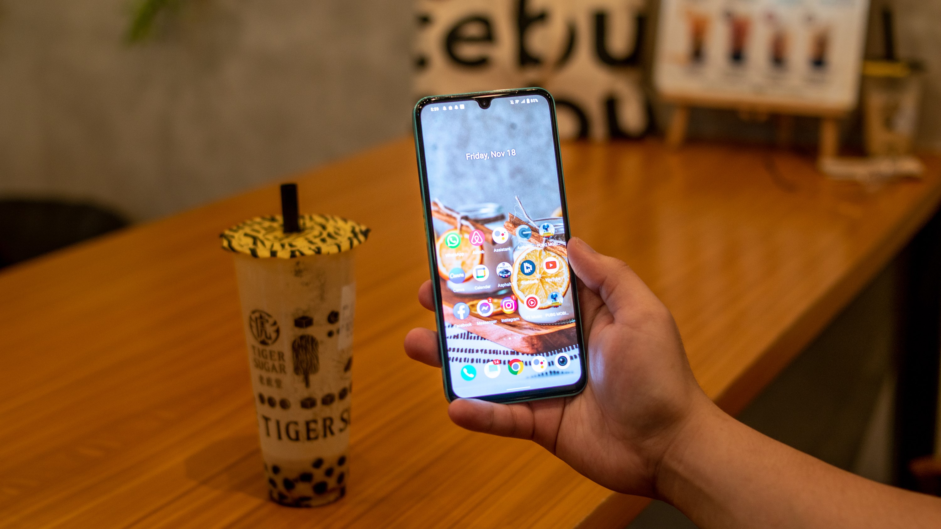 Vivo V25 screen