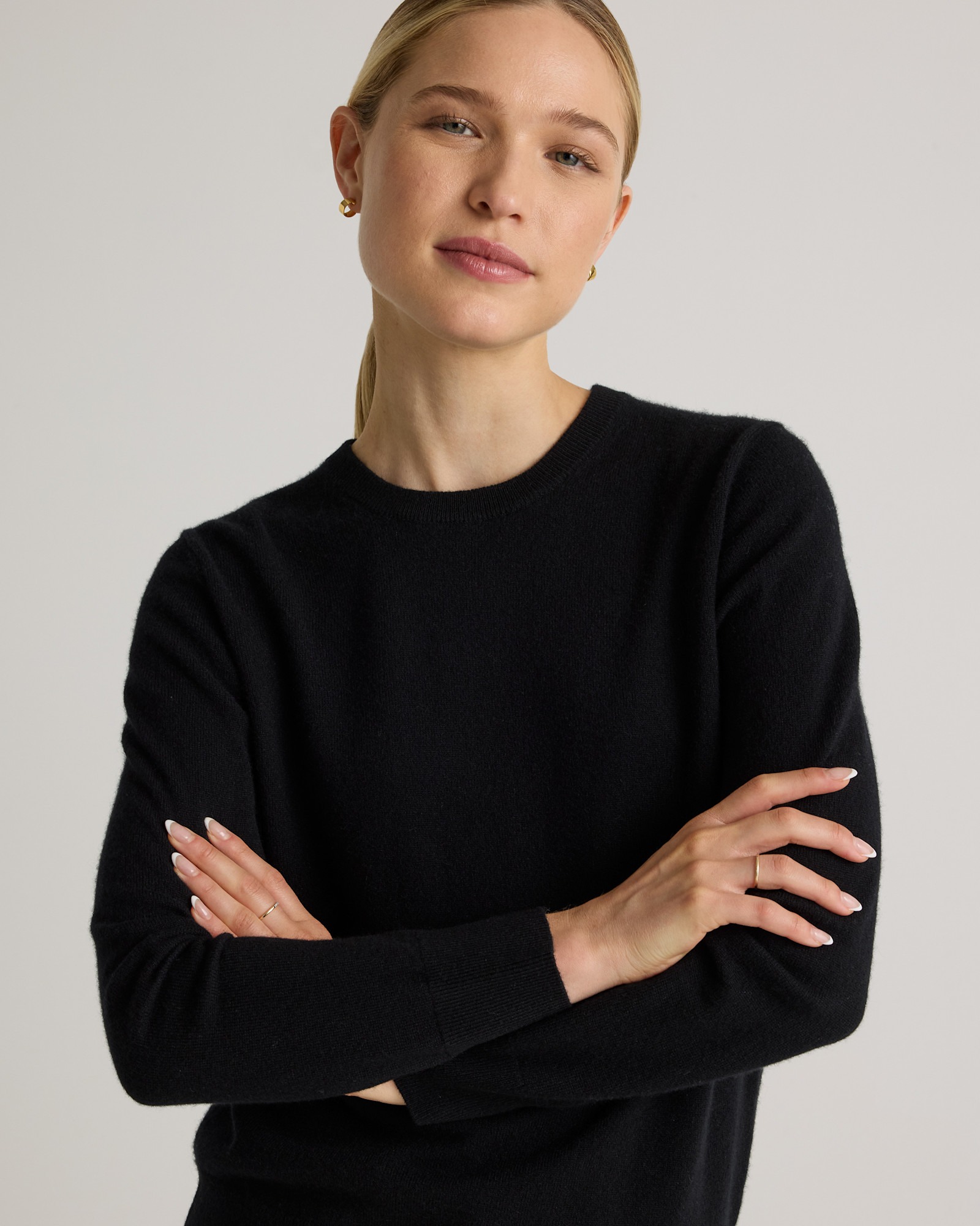 Quince, Mongolian Cashmere Crewneck Sweater in Black