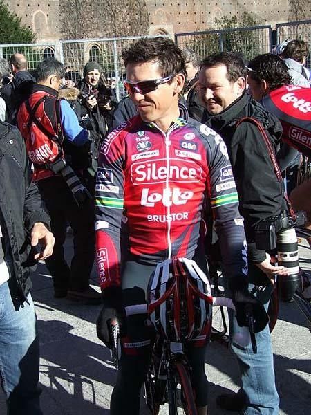Robbie McEwen is relaxed before the start and may not really think he'll be there at the end today.