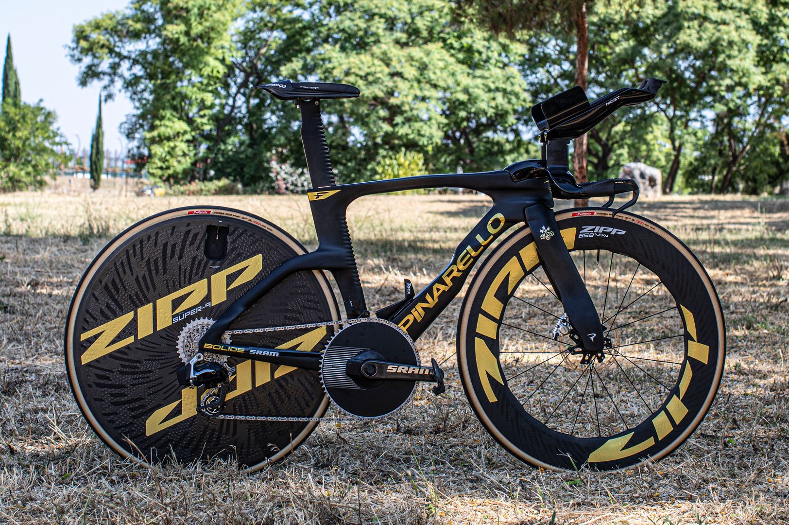 Pidcockův speciál: 3D tisk a 160mm kliky na Tour de France