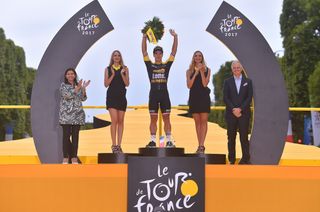 Dylan Groenewegen (LottoNL-Jumbo) on the Paris podium