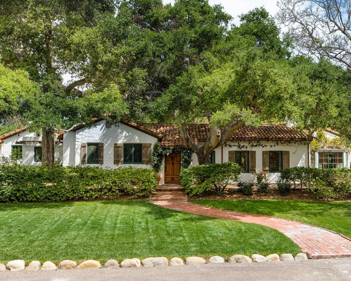 View Oprah Winfrey's house in Montecito – a historic home bought from ...