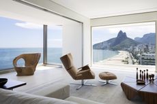 Apartment in  Rio de Janeiro designed by architect Arthur Casas