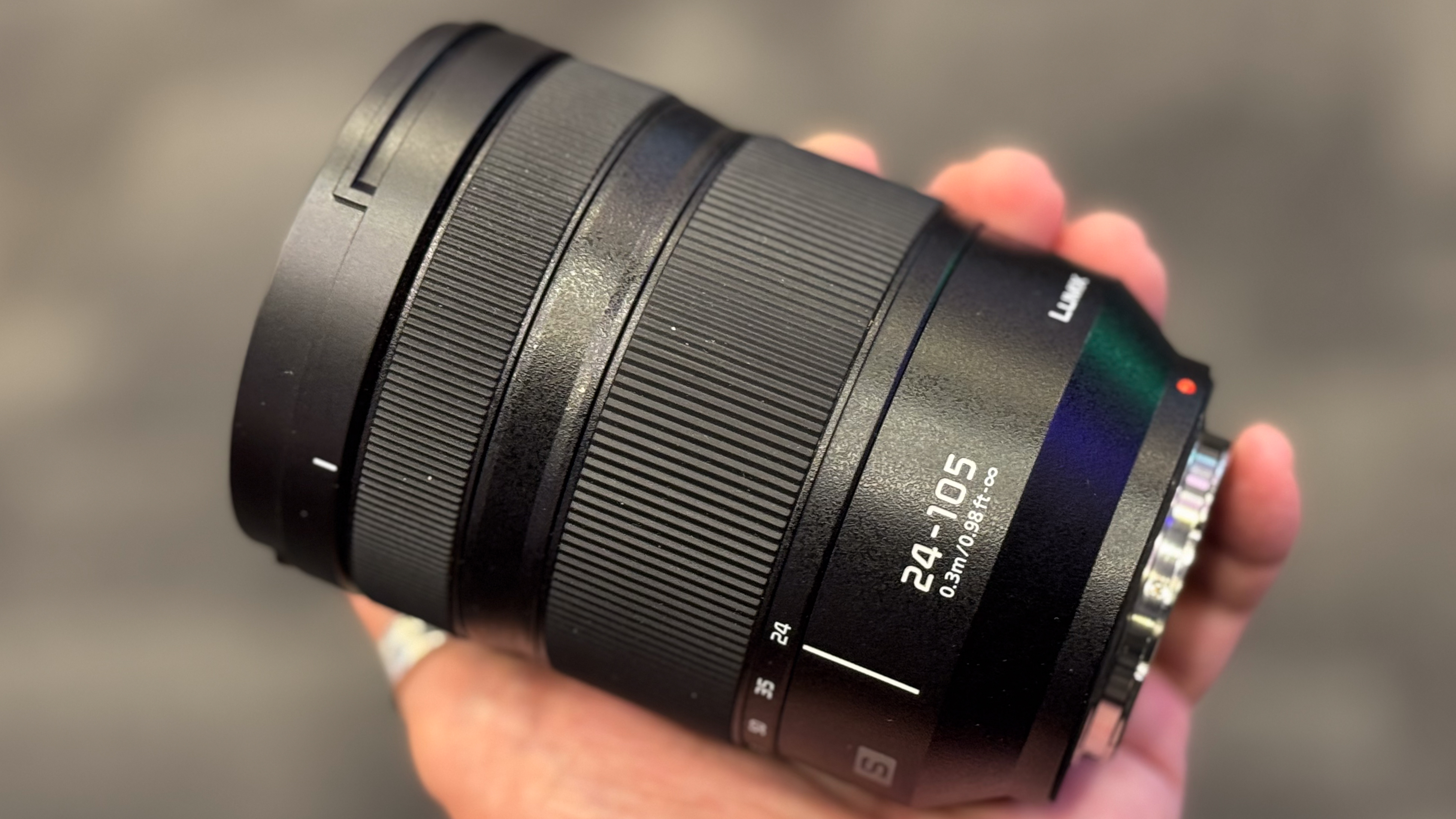 Panasonic LUMIX 24-105mm f/4 S