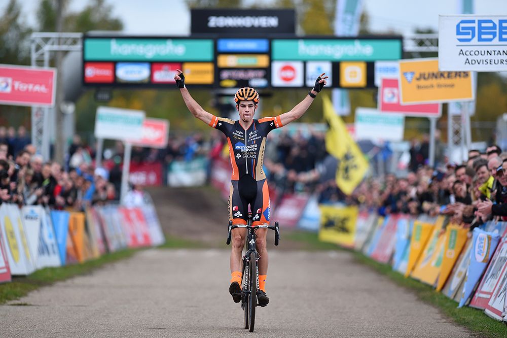 Wout Van Aert (Vastgoedservice-Golden Palace) won alone in Zonhoven