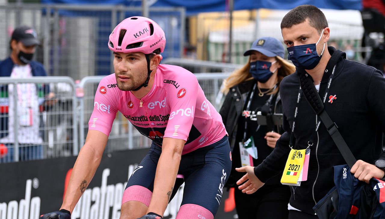 Filippo Ganna leads the Giro d&#039;Italia