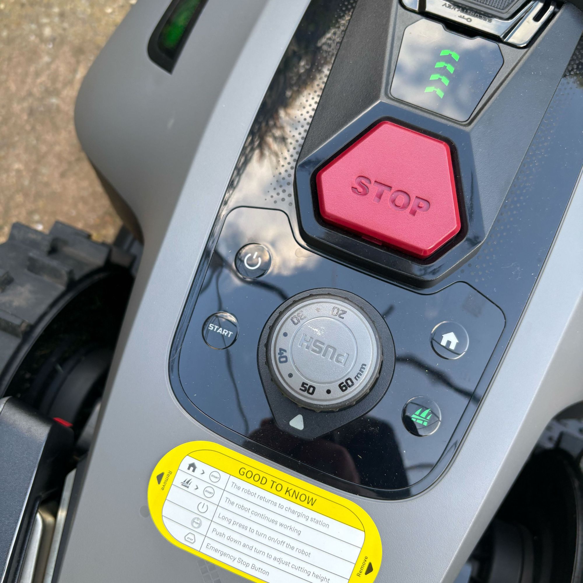 Mammotion YUKA Mini 2 1000 Robot Lawn Mower control panel