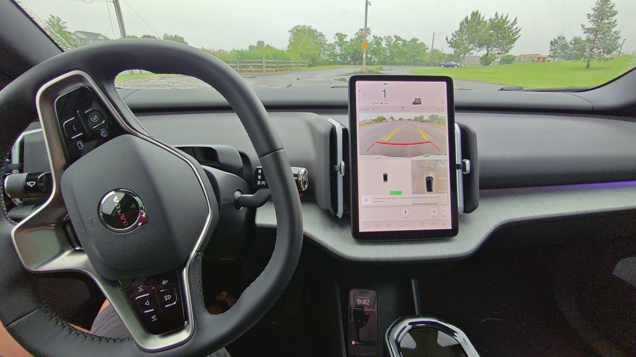 2025 Volvo EX30 Auto Park Assist.